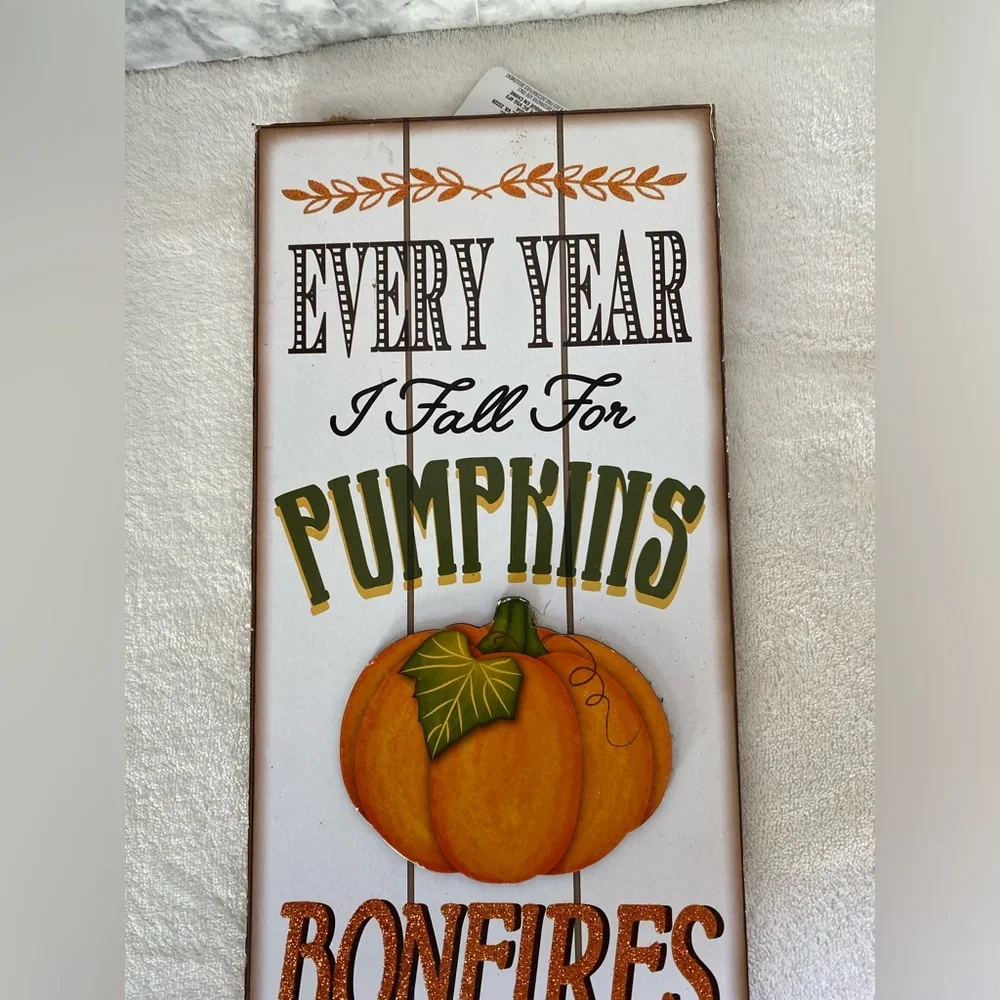 NWT Every Year I Fall For Pumpkins Hanging Sign with Sparkly Accents